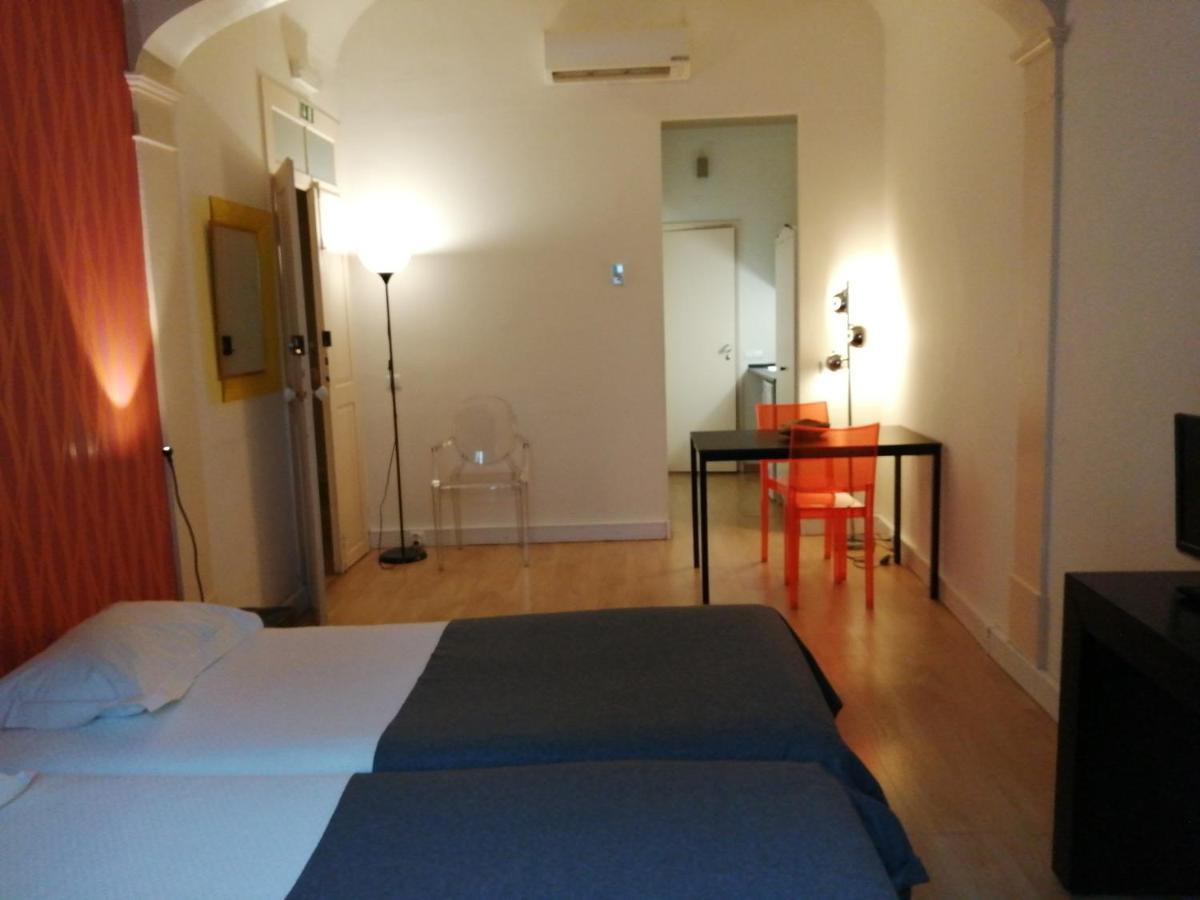 Evora Inn Bagian luar foto