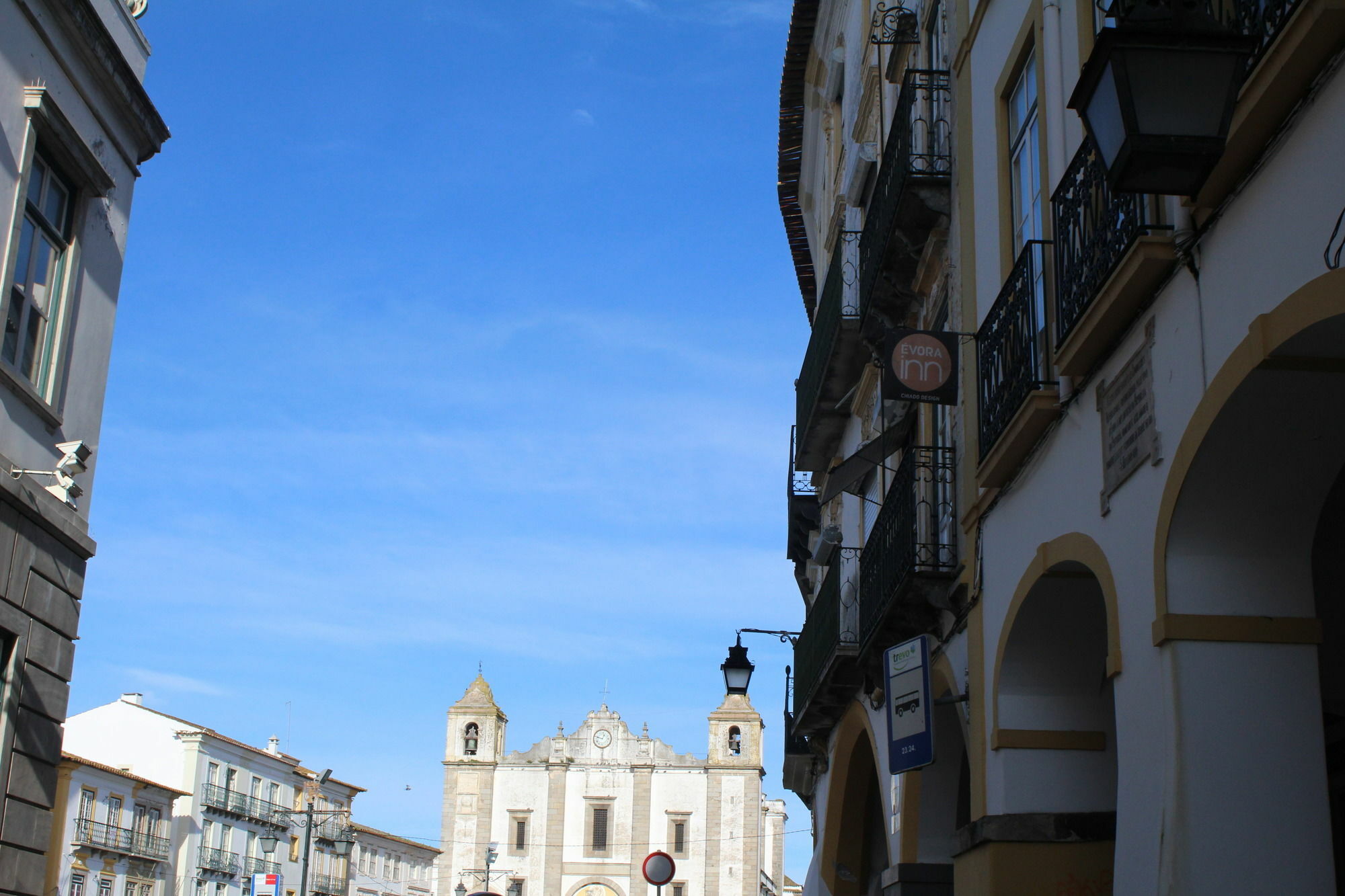 Evora Inn Bagian luar foto